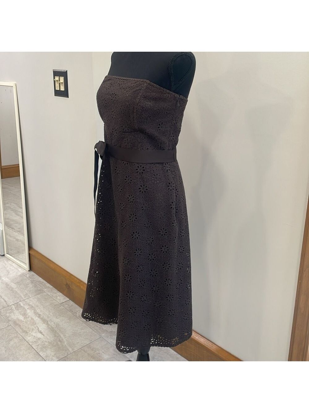 Banana Republic Brown Eyelit Strapless dress Size 10 - Picture 3 of 5